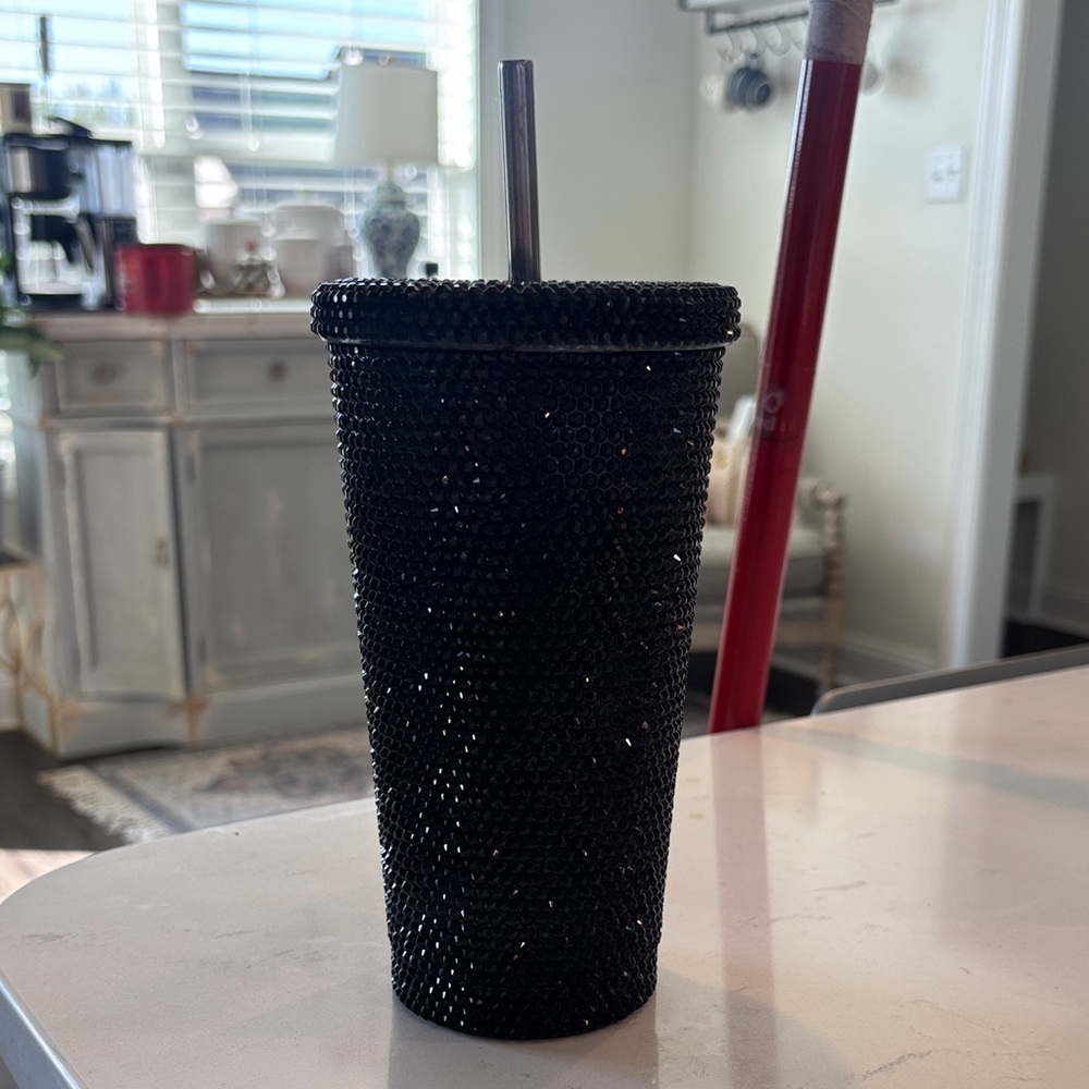 Black Crystal Tumbler with Straw - Elegant Drinkware